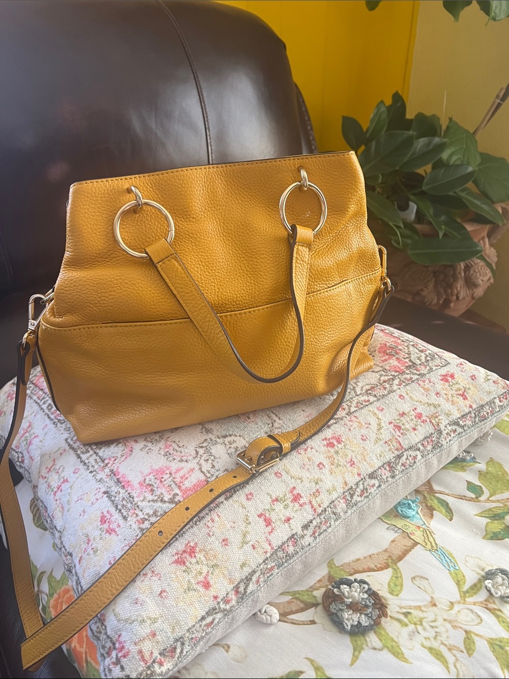 Source Unknown Mustard Yellow Leather Shoulder Tote with Silver Rings